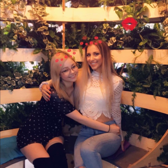 π WHITE FOX LACE CROP TOP π - Picture 9 of 10